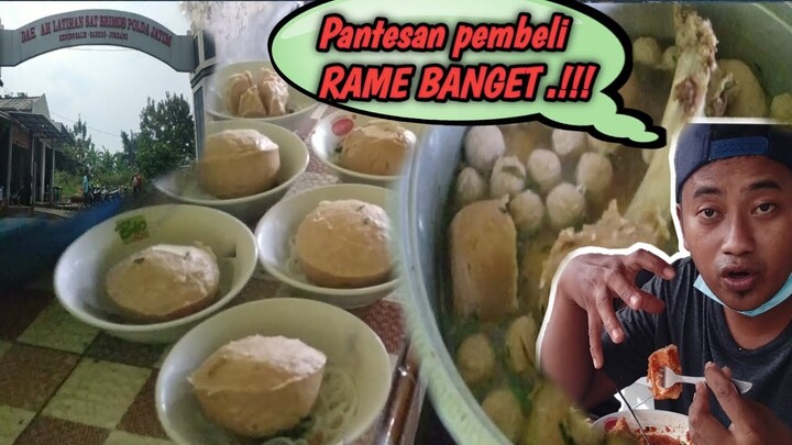 Warung bakso ini selalu antri di kunjungi pembeli, GAK ADA OBAT BAKSO BRIMOB..!!!