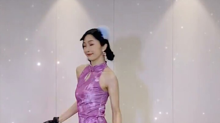【เอลซี่ ฟางฟาง】ย้อนเวลากลับไปเซี่ยงไฮ้ใน 1 วินาที! เต้นไปกับเพลงใหม่ของ "Paramount"