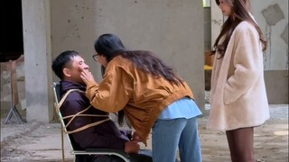 أخشى أن يعاني أخي، ولكنني أخشى أيضًا أن يقود سيارة لاند روفر.