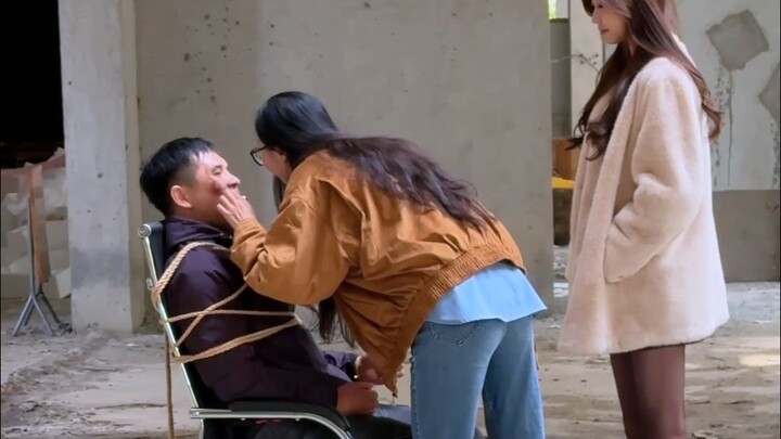 怕兄弟苦，但也怕兄弟开路虎啊
