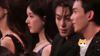 Wang Hedi, Wu Lei, Weibo Night Infield, saya tidak melihat Anda duduk di sana tahun lalu, tapi kursi
