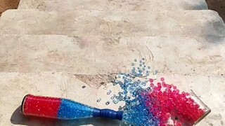 楼梯滚瓶子爆破解压时刻