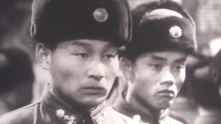 “在旧社会的地主眼里，农民不如狗”