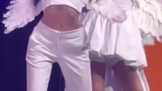 I'm dying of laughter, this damn desire to win #Shin Yu-na #Shin Ryu-jin #Hwang Ye-ji #itzy #concert