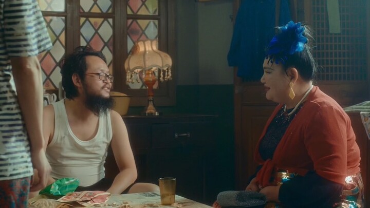 「Nhật ký phim trường: Không chạy được nữa」Biên kịch của Nhật ký phim trường đã dùng bao nhiêu ứng dụ