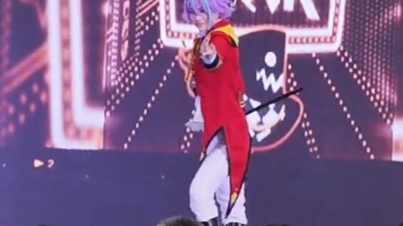 ไม้หักระหว่างการกระโดด แต่ปฏิกิริยาตอบสนองกลับยอดเยี่ยมมาก และเขาก็กลายเป็นมันฝรั่ง เวอร์ชั่นเต็มช็อ