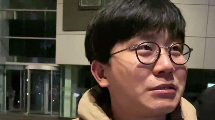 Mungkin anak laki-laki lebih suka bermain dengan sesama anak laki-laki.