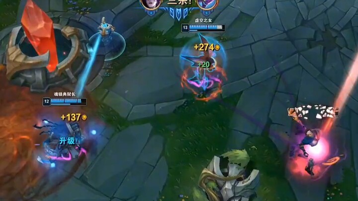 He brought out a legendary sword called Siming!