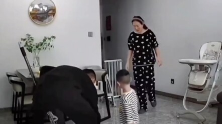 Adegan terkenal mengurus anak