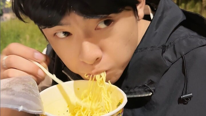 Miếng thịt trong bát là tình yêu của cha, cũng là hơi ấm cho quãng đời còn lại của tôi!