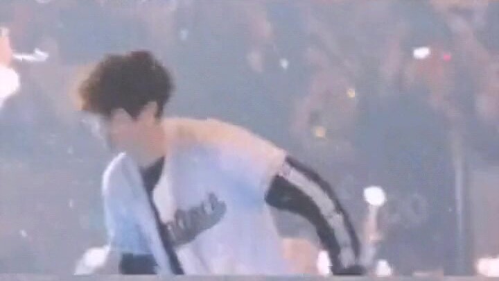 Park Chanyeol chiều chuộng E-Li như công chúa, Byun Baekhyun nuôi nấng E-Li như con gái, còn Oh Sehu