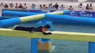 八 月 对 我 好 一 点