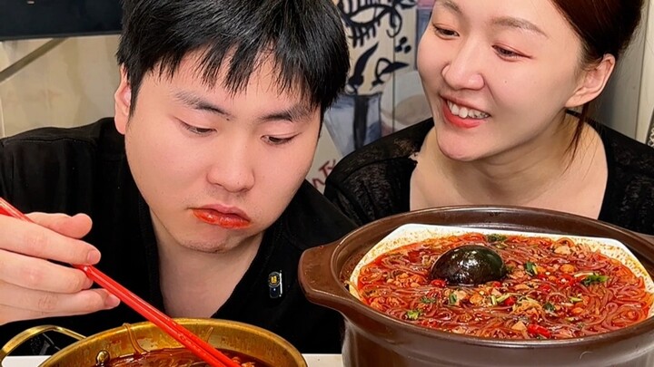 Honey, you can have the large portion and I’ll take the small one. There’s a surprise prepared here!