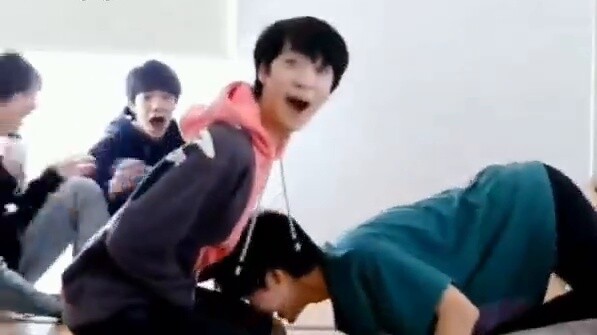 [Movie&TV] Funny Moments of the Idols