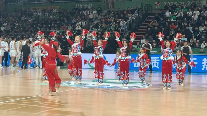 辽篮啦啦队红高粱模特队