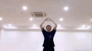 【تشاو رانغ】رقصة مختلطة من "صوت بلا توقف" و"لا تستسلم أبداً" في استوديو التدريب - تصوير مباشر 【أسرة ف