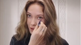 Gu Ailing looks so real with makeup! #BeijingWinterOlympics