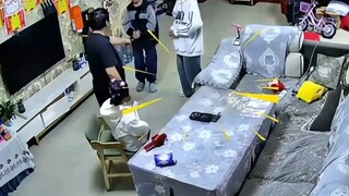 爸爸新买的5090显卡还没用，转头就被闺女弄坏了