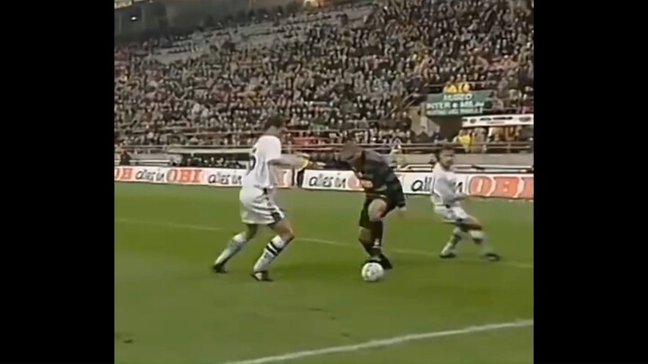 โรนัลโด้ R9   Ronaldo   R9