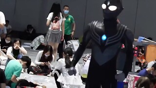 Kehidupan|Cosplay Tiga Diusir Oleh Satpam, Karena Banyak Penonton