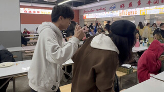 Mengejar cewek ala buku pelajaran