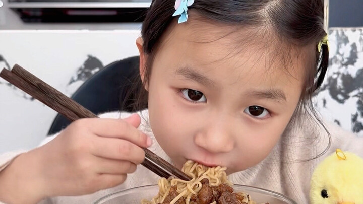 Sis-Boss Girl Is Online!