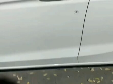 Tại Sơn Tây, đối tượng này điên cuồng "đập vỡ kính xe" để trộm cắp, rồi lẩn trốn đến Thái Nguyên, Th