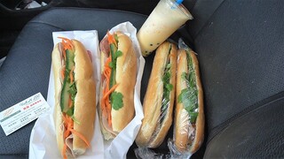 Hôm nay mình Ăn Bánh mì  và trà sữa