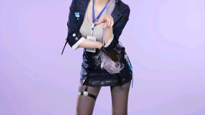 They say this is Bronya's best-looking dress?