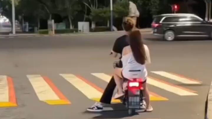 Akibat Mesraan di jalan raya