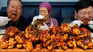 [고추치킨] 직접 만든 고추 소스 버무린 가마솥 치킨에 치킨무까지 먹방! (Spicy Chili Fried Chicken) 요리&먹방!! - Mukbang eating show