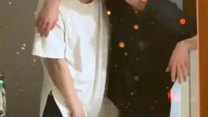 Say rồi thì ôm một cái