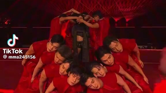 JENNIE PERFORMANCE AT GDA 2026 FILTER+DAMT RIGHT+LIKE JENNIE