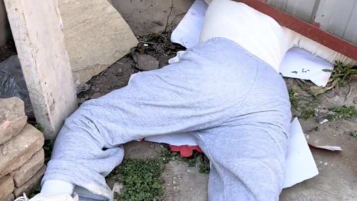 ติดอยู่กับบัตรคล้องคอ