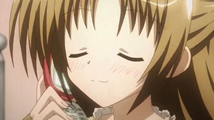 Lucu, ya? Aku cuma lihat kapten yang putus asa.