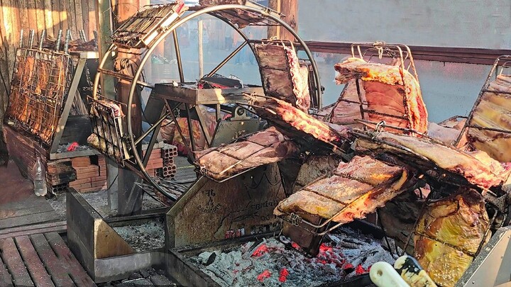 [Brazil | Behind the Scenes of the “Rib King” Mobile BBQ Team]