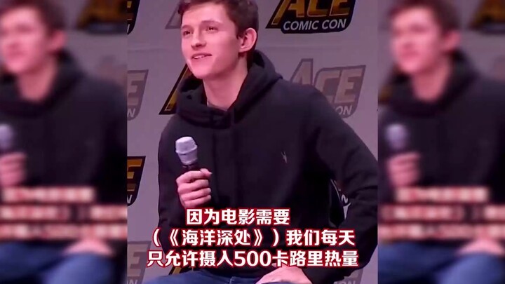 Tom Holland trêu chọc Thor có thân hình quá đẹp, hahaha, một nỗi buồn nhân gian bé nhỏ
