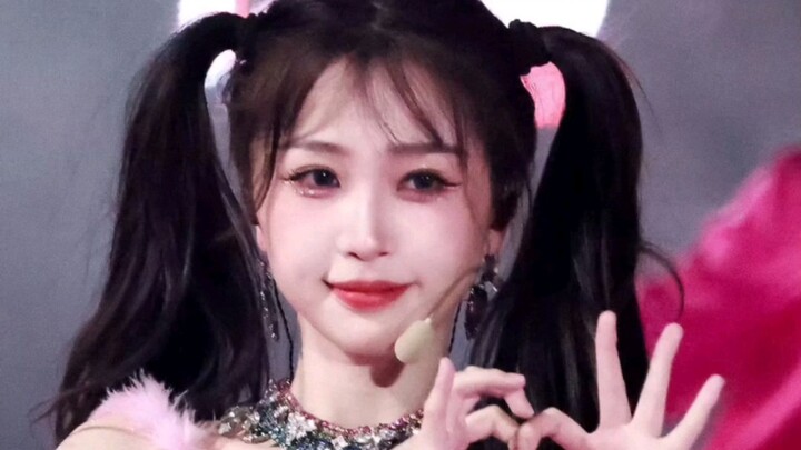 Kiểu tóc đuôi ngựa hai bên của Yu Shuxin trở lại sân khấu đầu tiên, khiến hàng ngàn người hâm mộ xúc