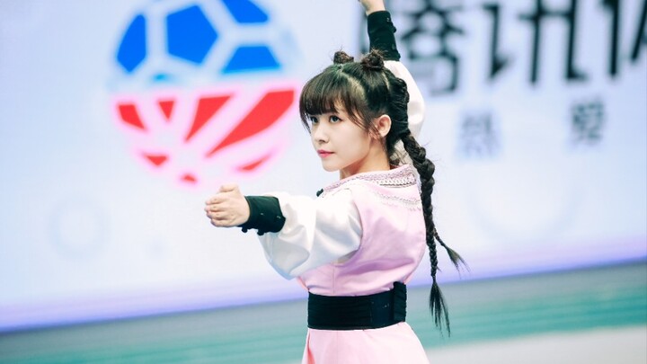 赖美云是吃可爱长大的吧，女子武术的小学生打拳就像个粉色奶团子，太可爱了。