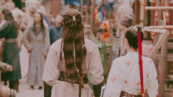 “Ta sẽ dựa vào ánh sáng giữa đêm đen này, để đáp lại nó bằng một khúc trường ca vọng về”