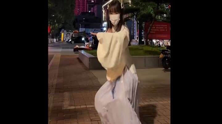 Mấy người này có ăn bánh rán không hả hahaha
