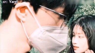 ในช่วงเวลาชีวิตที่เหมือนละครไอดอล ผู้คนที่เดินผ่านไปมาบังเอิญพุ่งเข้าหากล้อง และความรู้สึกของเรื่องร