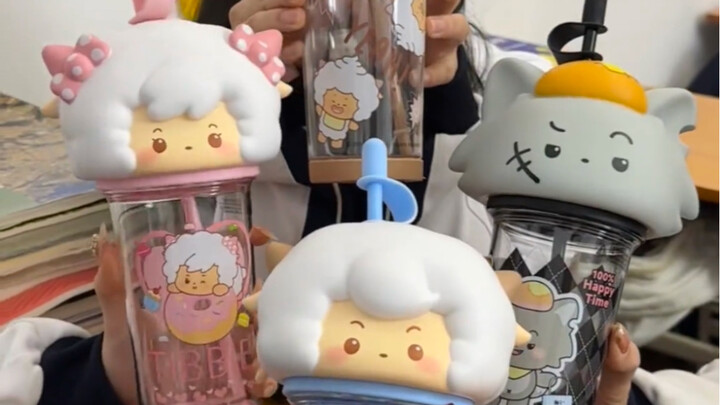 ขีดสุดของมิตรภาพที่ดีคือต้องใช้แก้วน้ำแบบเดียวกัน!