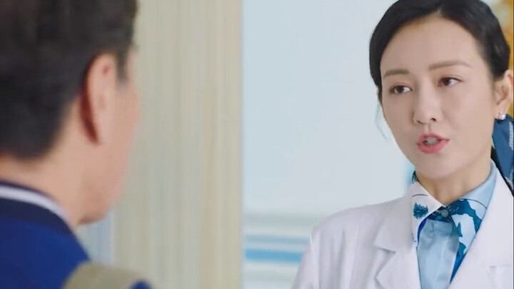 Dựa vào thực lực mà lôi kéo bệnh nhân cùng phòng vào phòng cấp cứu đến hai lần