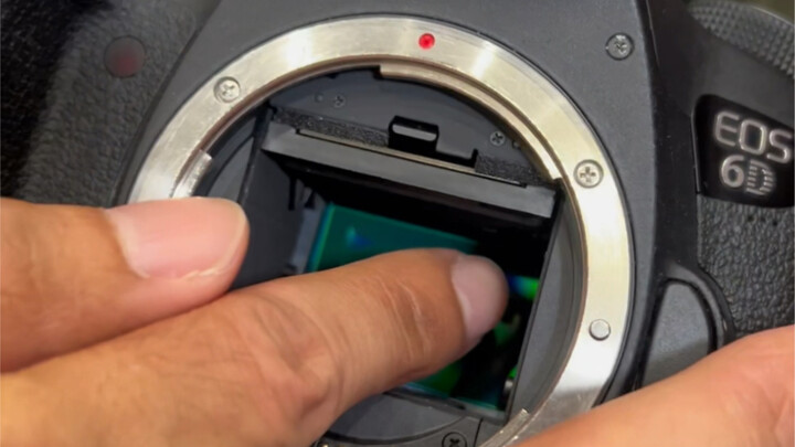 Apakah cara komunikasi fotografer di Comic Gen Fun Wuhan adalah dengan membuka kunci ponsel mengguna