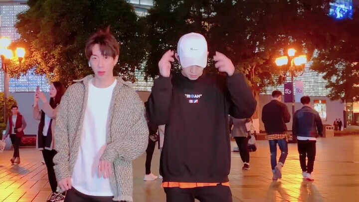 ไก่เต้นเวอร์ชั่นคู่ บอกหน่อยว่าวันนี้ฆ่าได้กี่ตัว
