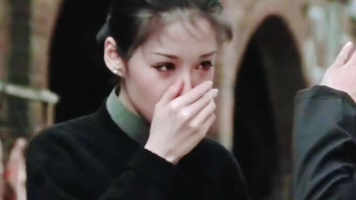 Ai mà hiểu được! Cô ấy là mỹ nhân có khí chất lạnh lùng, mơ màng nhất mà tôi từng thấy! Không hổ dan