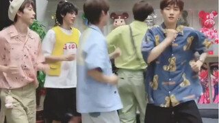 "Xie Xingyang" "Permen Super Manis" Xie Xingyang menari, asalkan bisa mengikuti satu ketukan saja, d