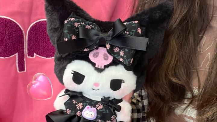 Gak mungkin, masih ada yang belum terima boneka Kulomi buatan tangan pacarnya, kan～