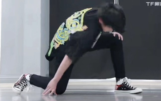 Mu Zhicheng's "HIT" dance straight cut. Xiao Mu's strength is truly amazing! Is he trying to be the 